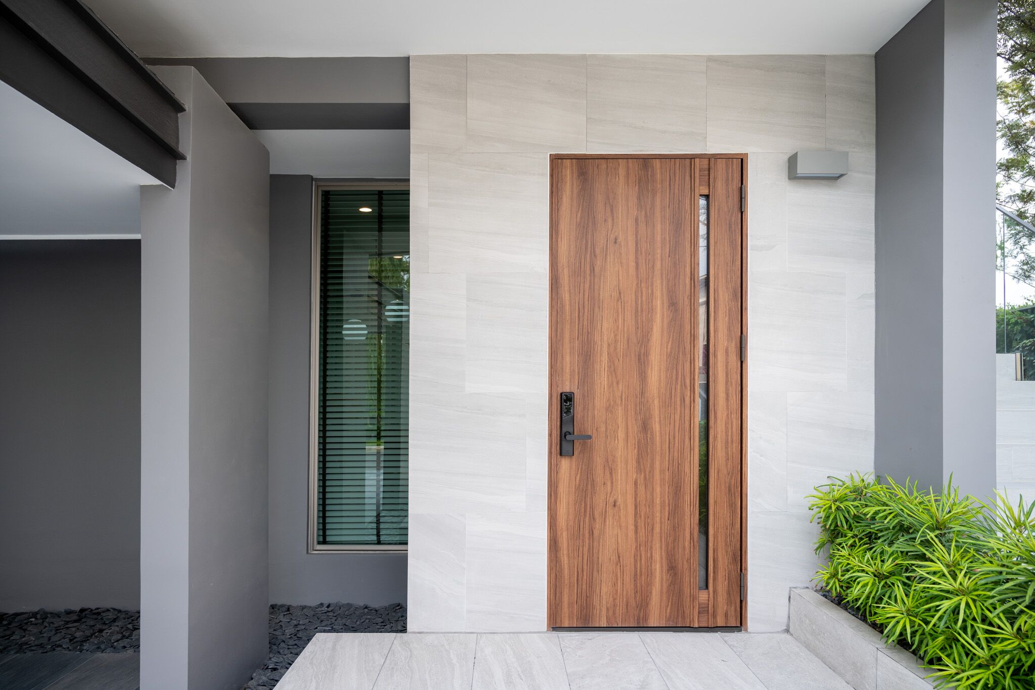 Buy Steel Entrance Doors - Latest Designs \u0026 Prices - Tostem India, image size:2048x1365