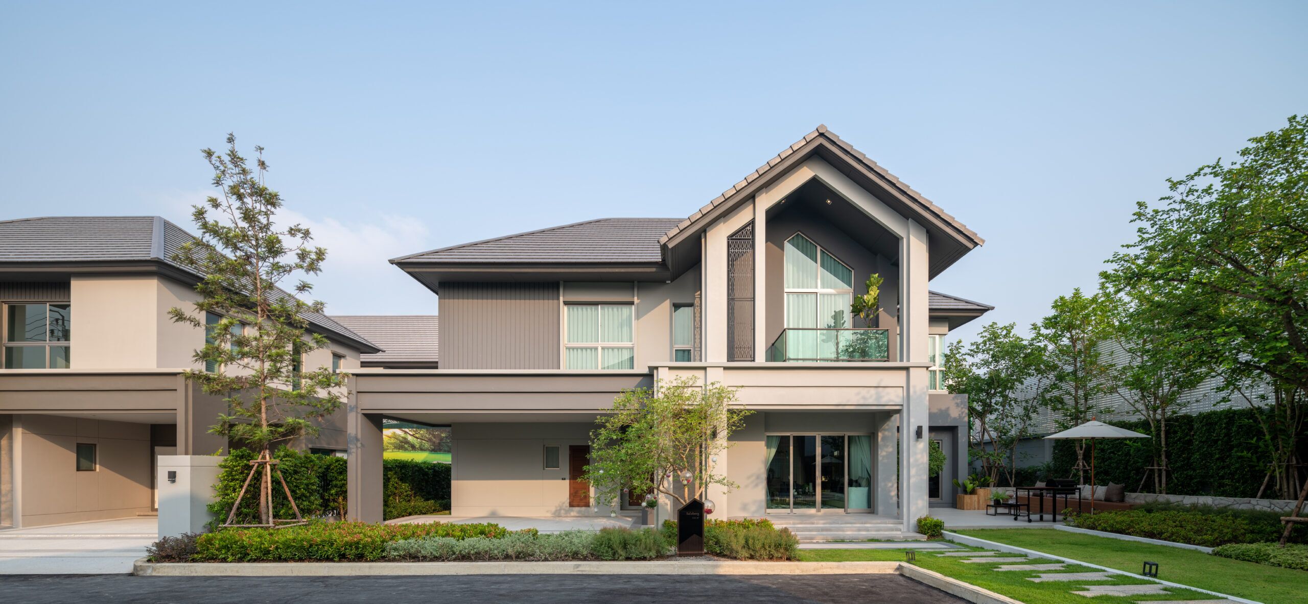 13 Stunning Small Home Front Elevation Designs for 2025, image size:2560x1183